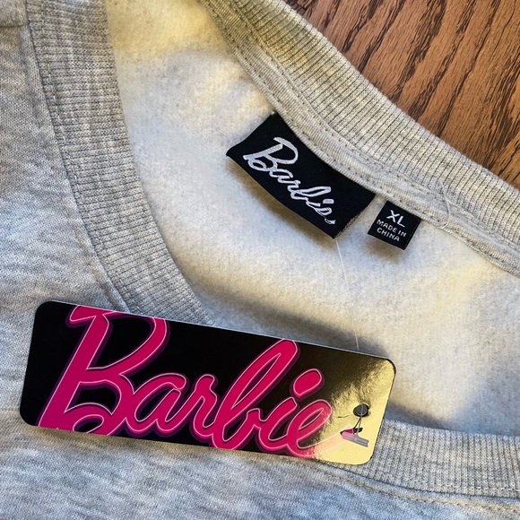 graphic mountain skier Barbie crew neck pullover sweater - Picture 8 of 8